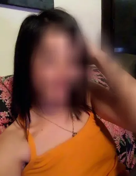 Cara, 32
