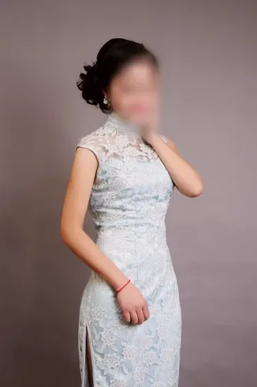 Jacqueline, 28