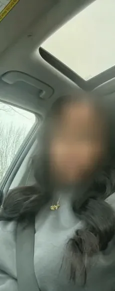 Lilly, 39