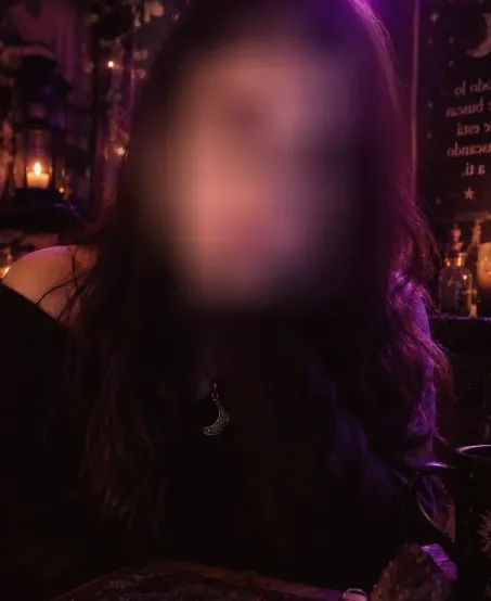 Mira, 33
