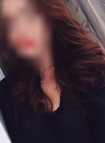 Nadine, 31