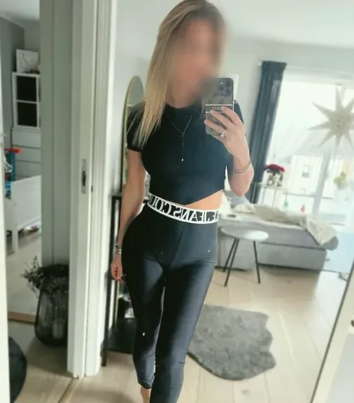 Nadja, 32