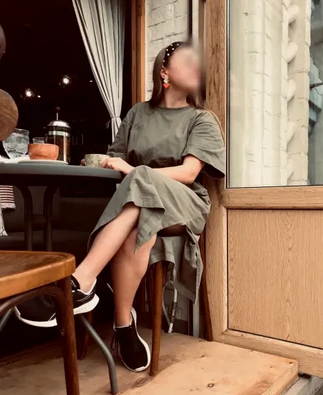 Neele, 36