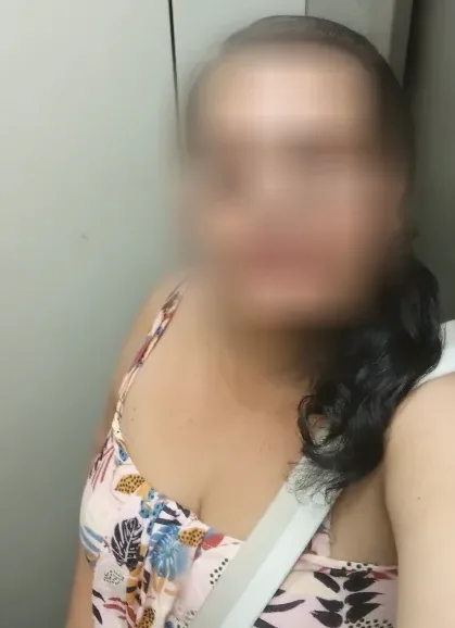 Paula, 32