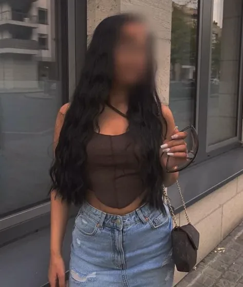 Pia, 19