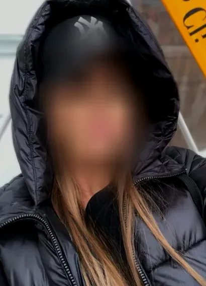 Sabrina, 32