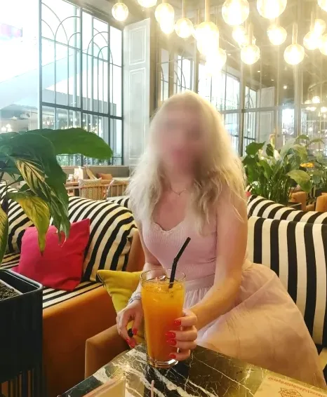 Sandra, 38