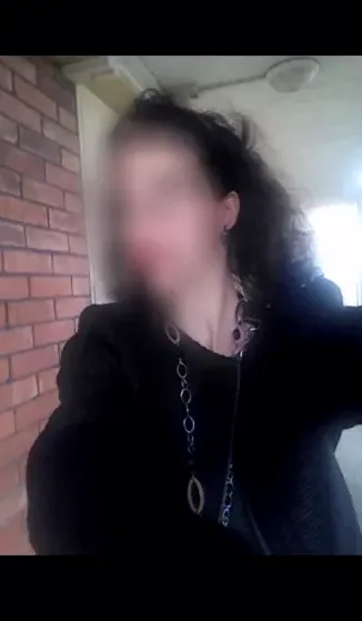 Sophie, 33