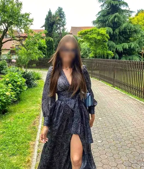 Svenja, 24